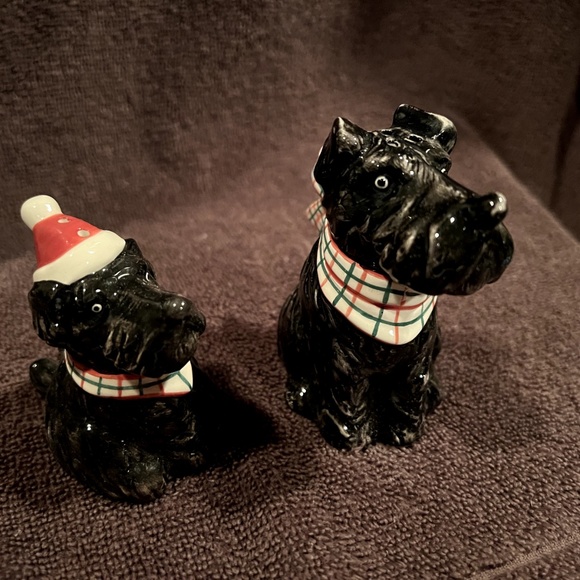 New Noritake Twas The Night Before Christmas Scotty Dog Salt & Pepper Shakkers - Picture 3 of 3